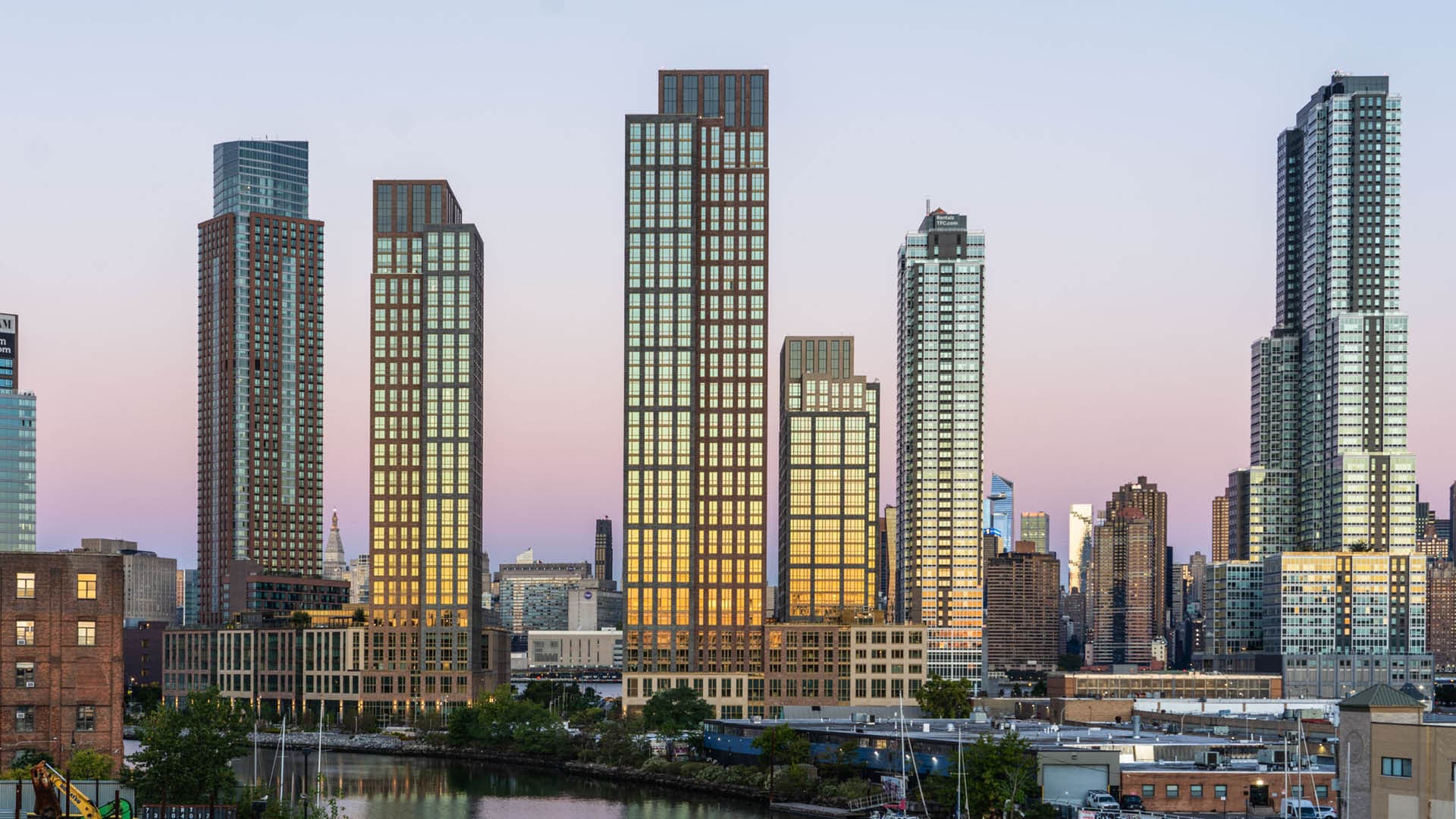 2-21 Malt Drive - Building Exterior