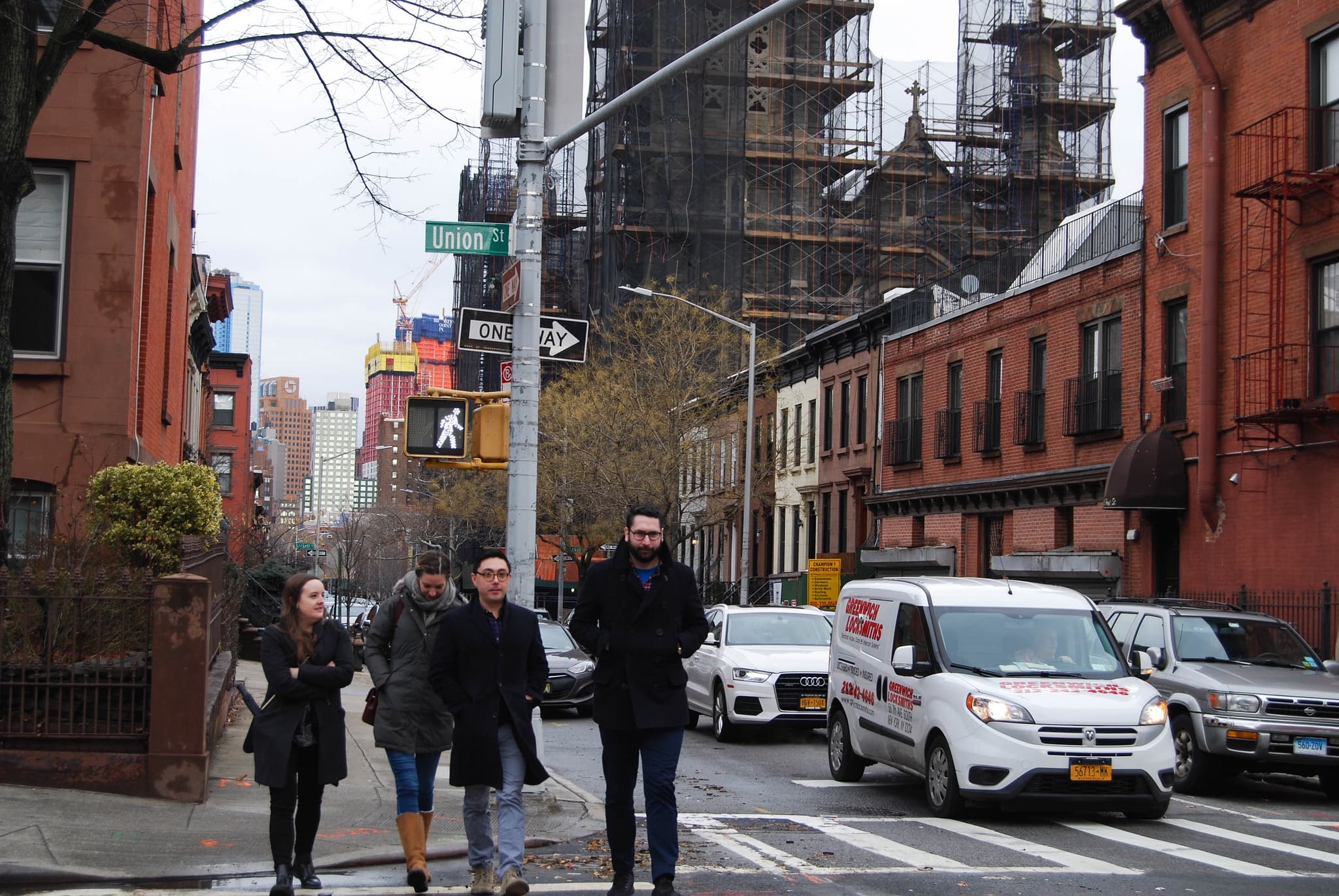 Tighter rules on lead paint exposure, Manhattan luxury sales hit a low, & more