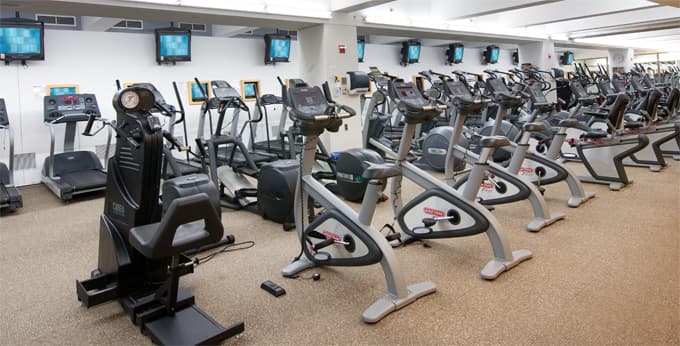 At 10 Hanover Square, a romance-worthy roofdeck and ho-hum rock climbing wall