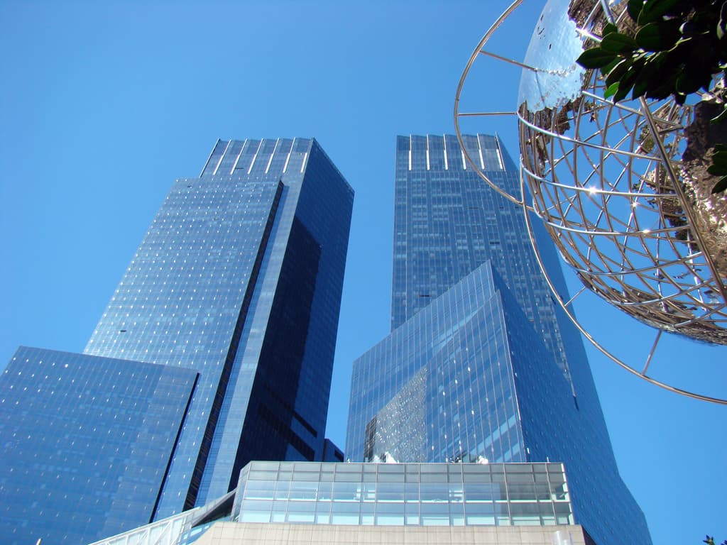 Why condo buyers should pay attention to a hedge-funder's botched $7.8 million sale 