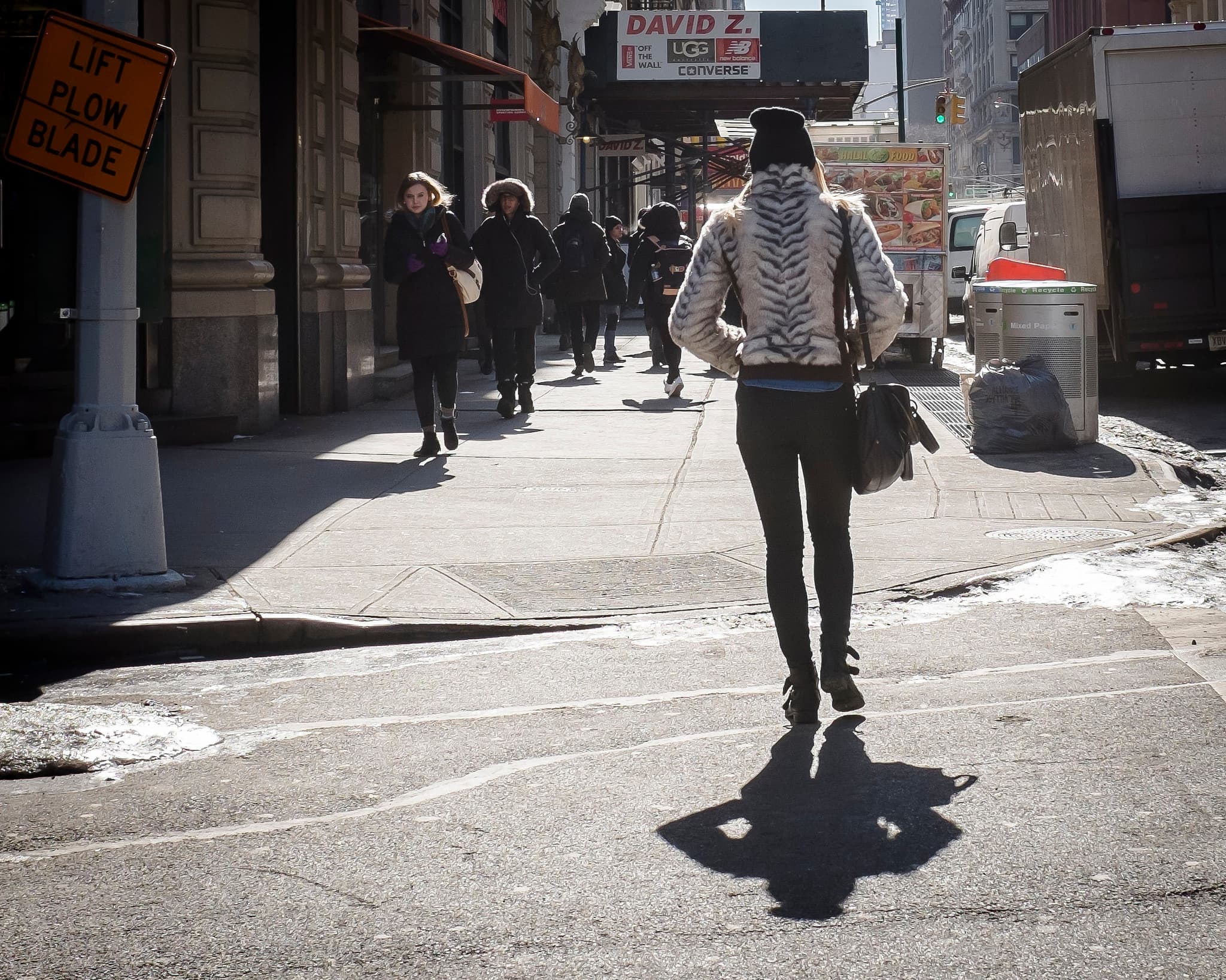 A packaging-free grocery store, signs the U.S. is heading into a recession, & more