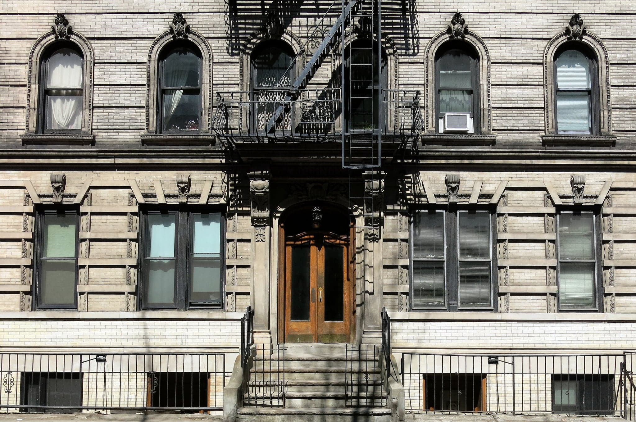 Rents rising twice as fast as wages, tips for moving in the high season, more