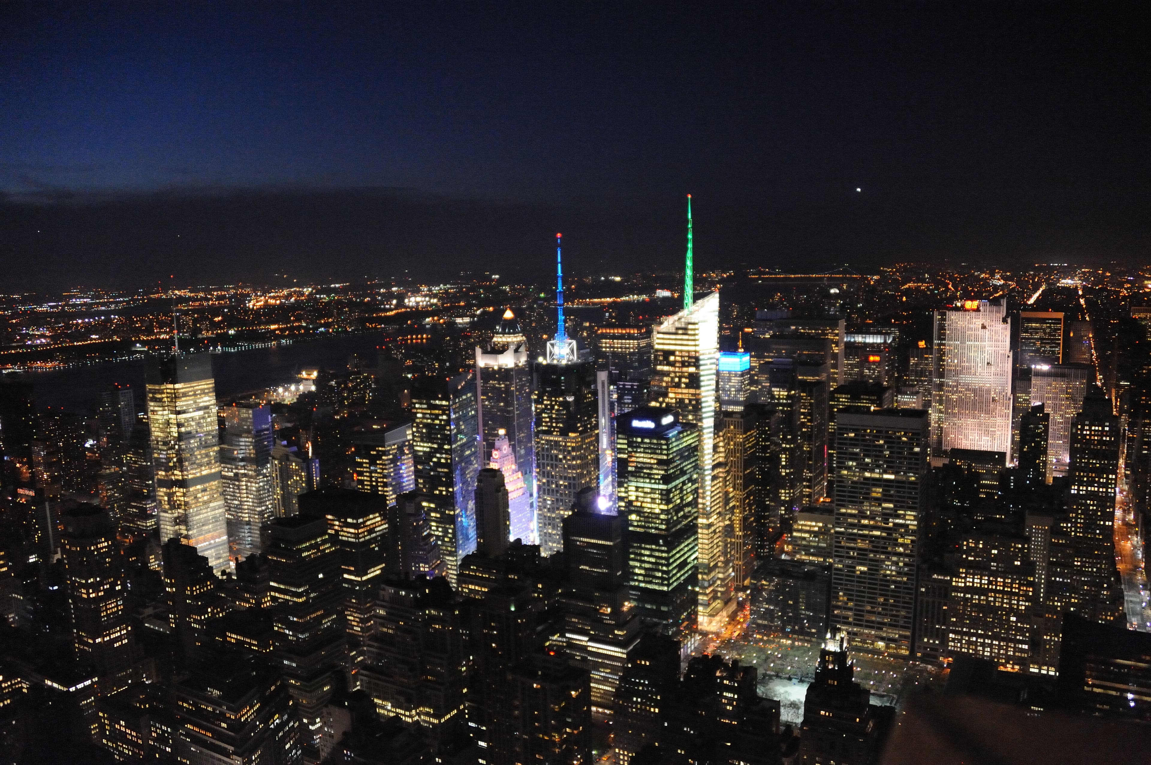 Tall buildings and birds don't mix, crosstown bike lanes may be coming to Manhattan, more