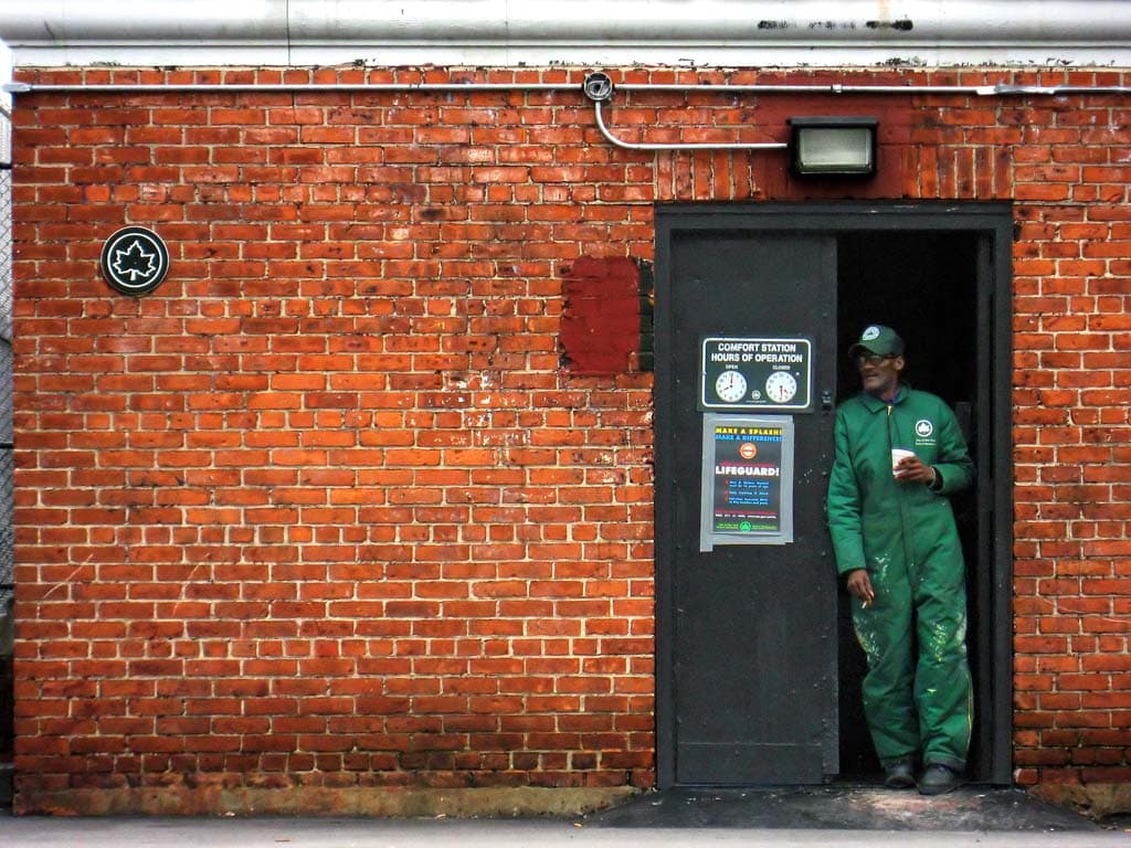 NYC to pay homeless people's rent if they leave town, 25-year sentence for samurai-sword landlord killer, more