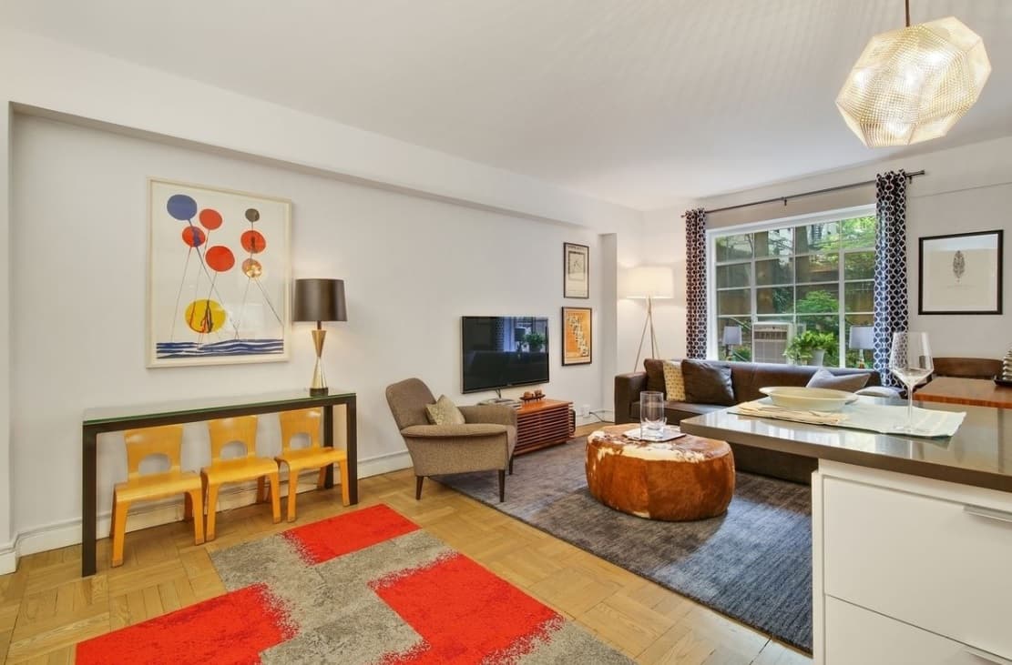 This Brooklyn Heights studio has a dressing area and an updated bathroom