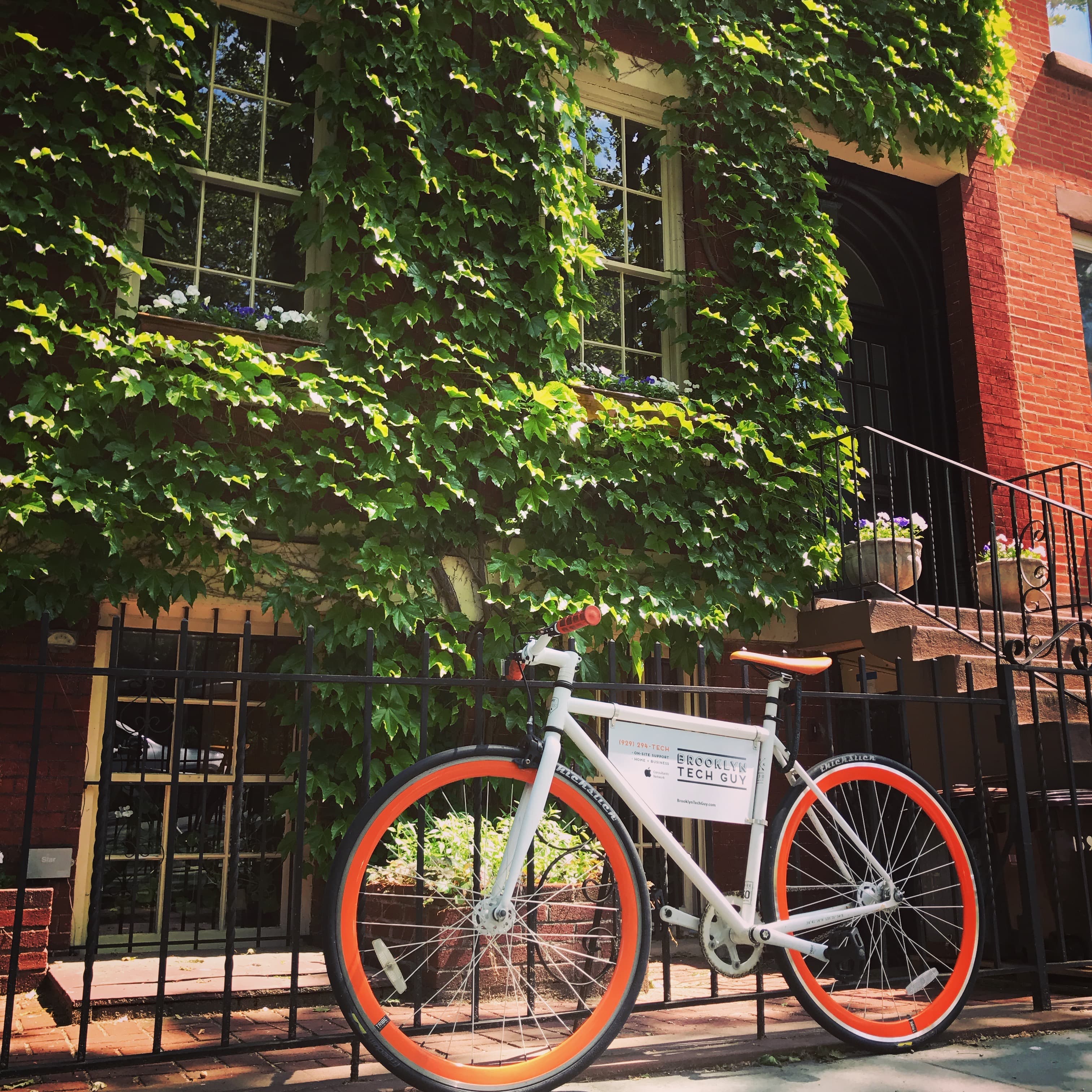 Hoarders, porn stashes, and apartments you can get lost in: Secrets of an on-call NYC tech guy