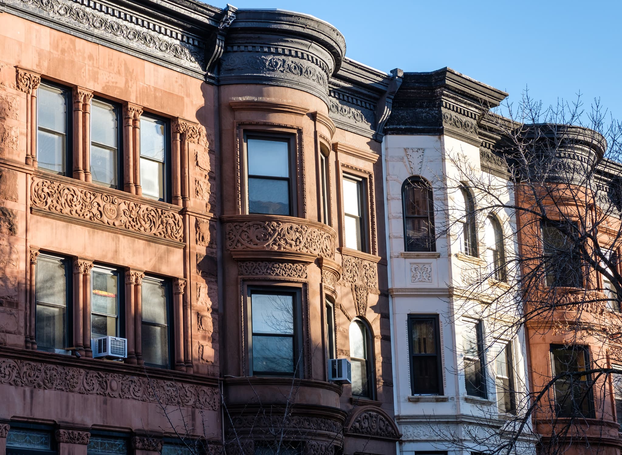 Over-the-top building amenities, the Bronx-Park Slope property tax divide, more