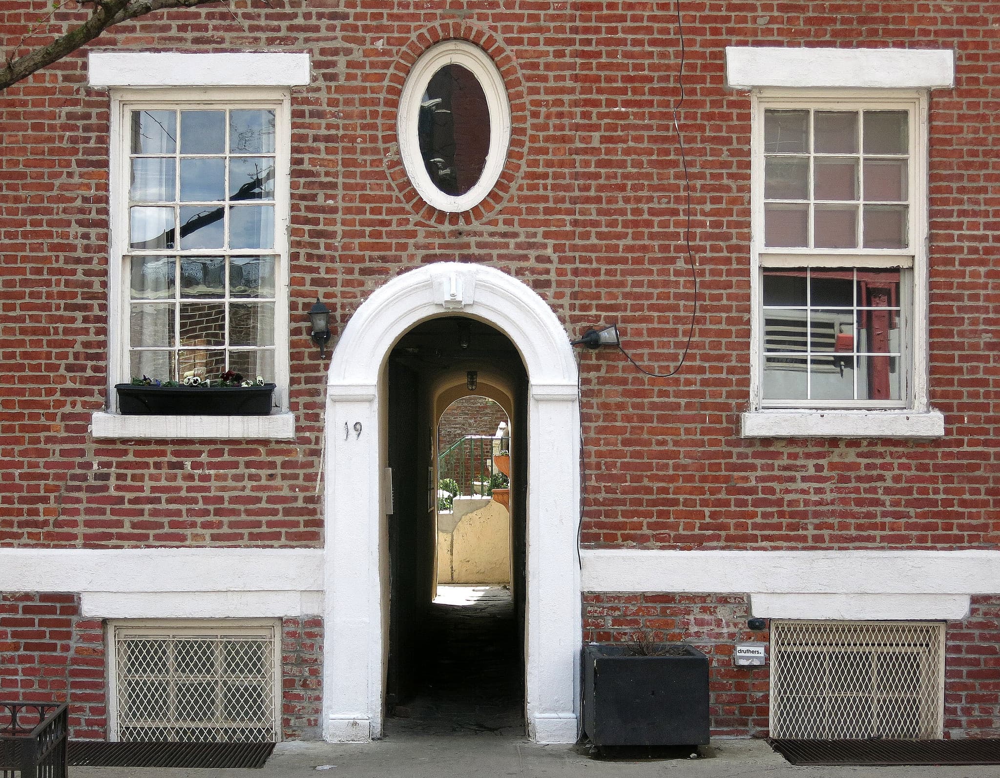 6 ways to make landlords love you (even if you're a freelancer or foreigner)