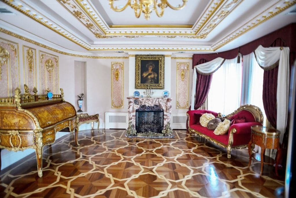 This southern Brooklyn palace is gold, wood, and marble all over
