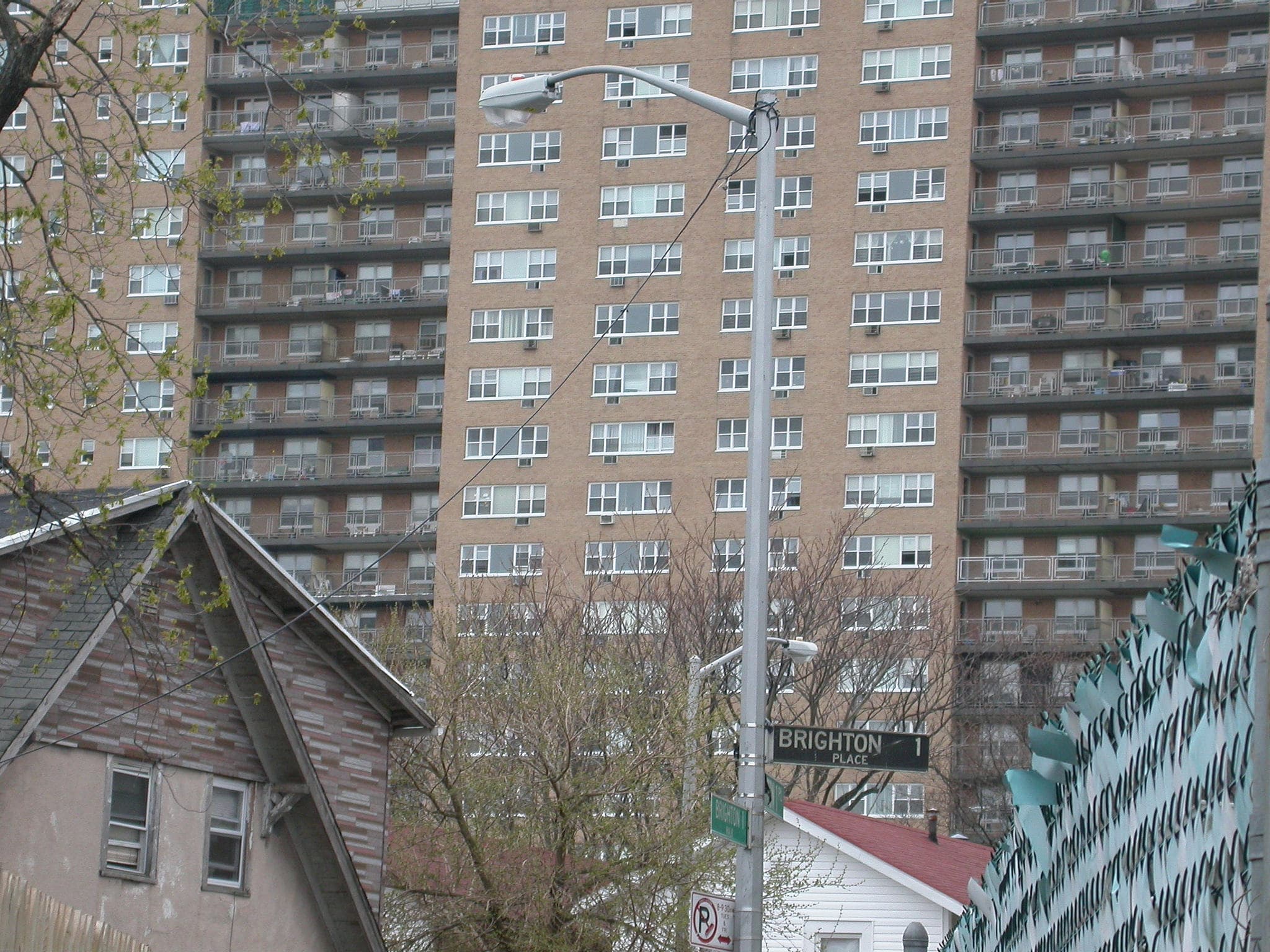 Airbnb battles rage, how small landlords set the rent, more