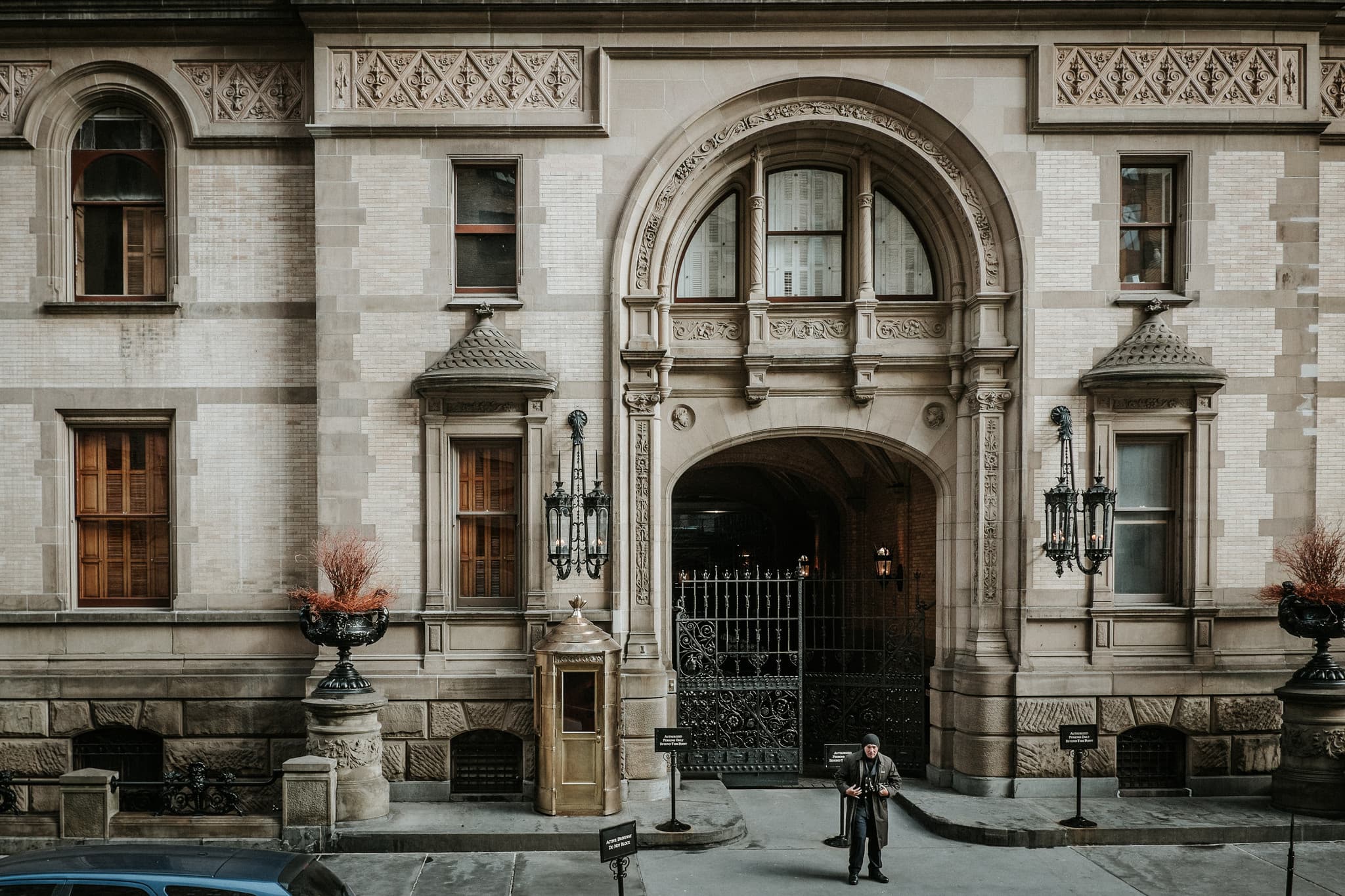 The Dakota is among the city's 'best deals,' how to renovate a cookie-cutter townhouse, more
