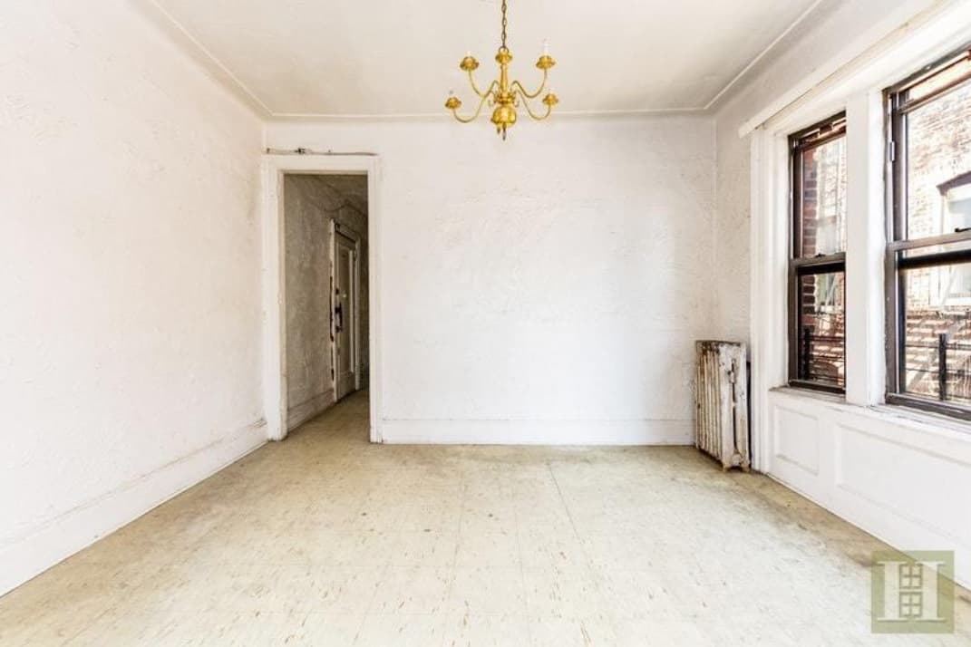This $575,000 Washington Heights apartment needs a complete makeover