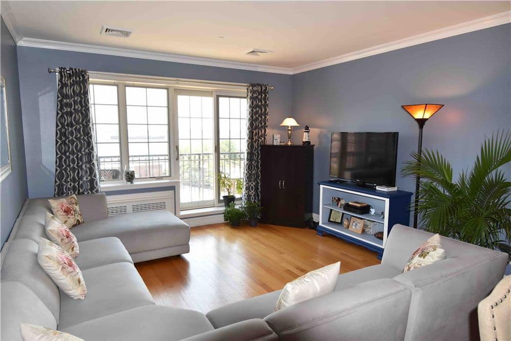 Would you pay $2,875 a month for this two-bedroom apartment on Staten Island?