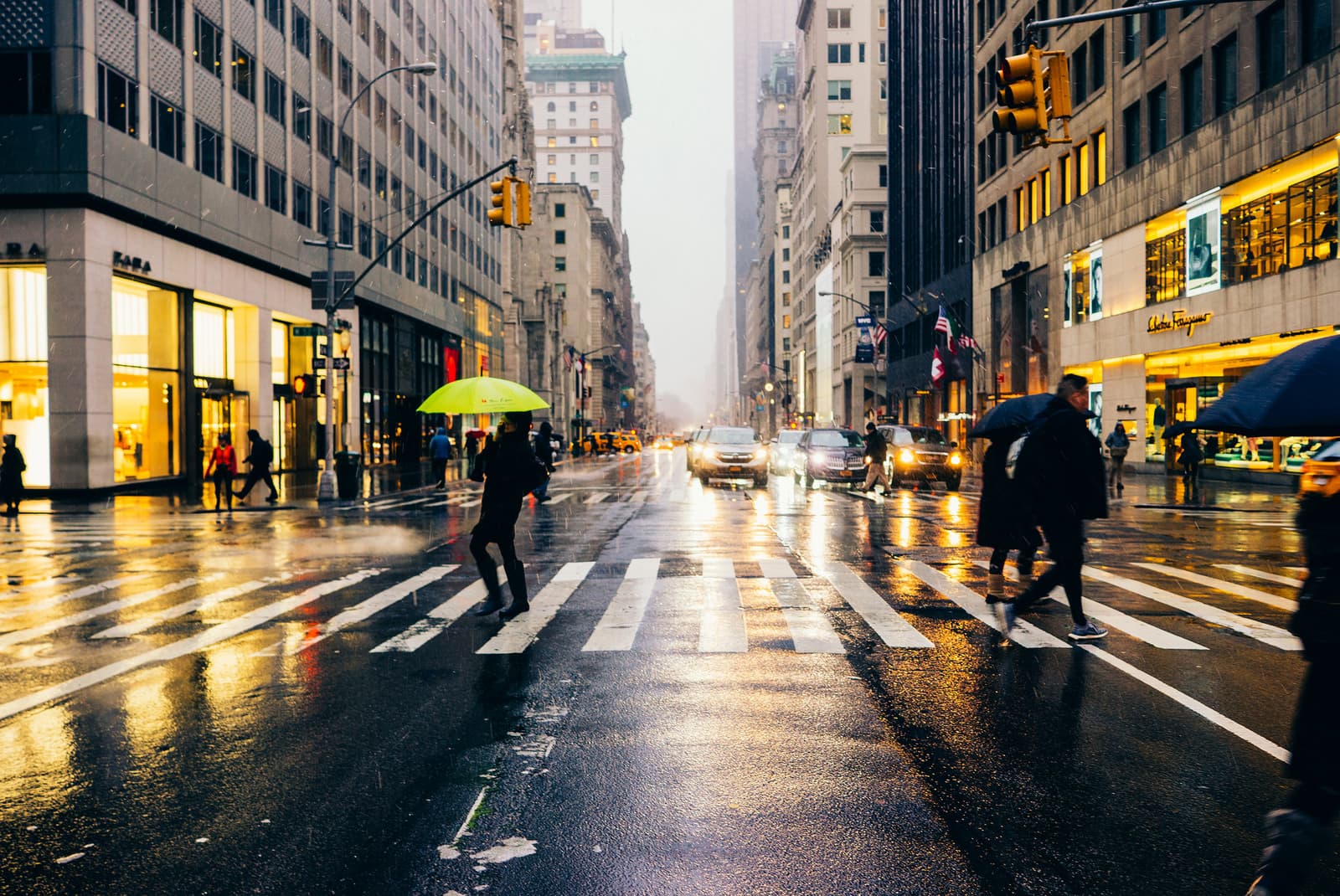 Turning renovation dollars into air miles, fixing rugs with ice cubes, & more