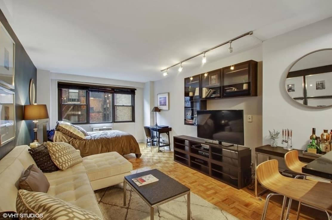 This Gramercy Park studio is a bargain (considering the pricey neighborhood)