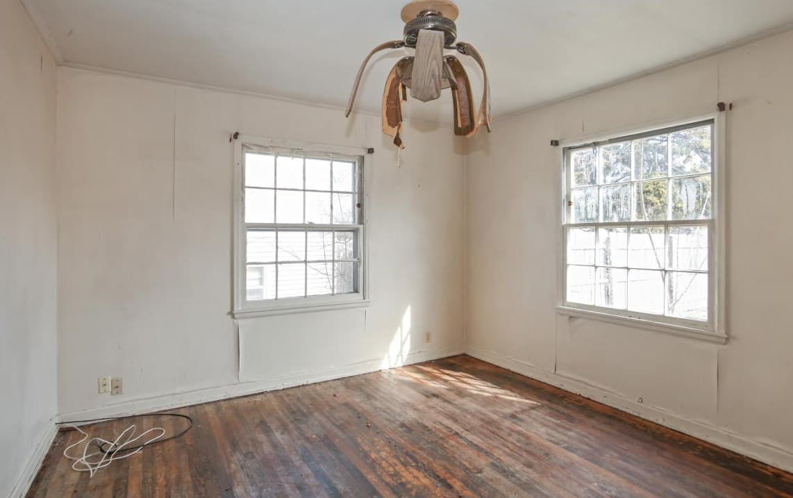 Apartment listing photo or Dali painting? And more of the worst of the real estate web