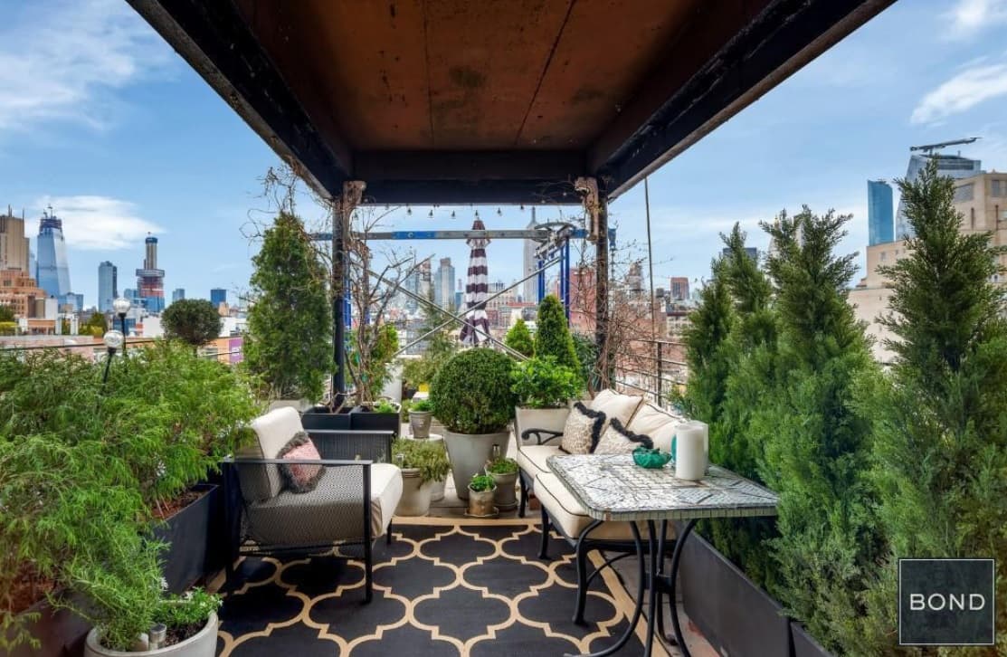 This Union Square studio opens onto a 250-square-foot terrace