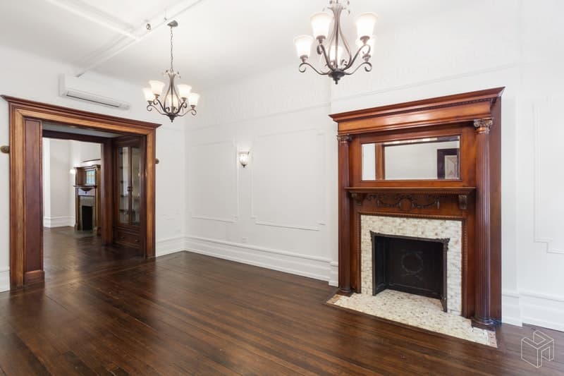 This historic Washington Heights townhouse looks move-in ready