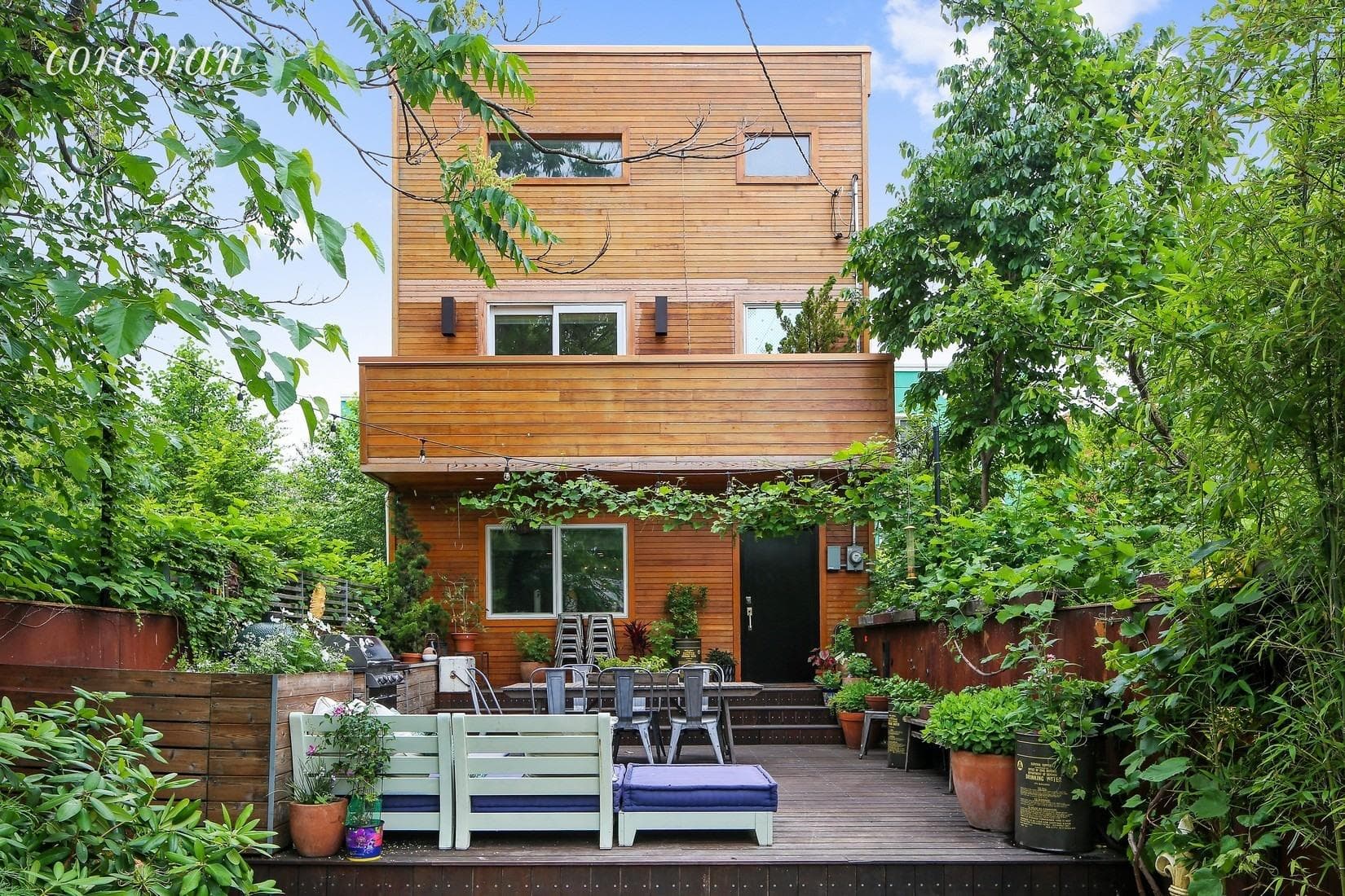 This Red Hook house has plenty of reasons to love it and a few causes for concern