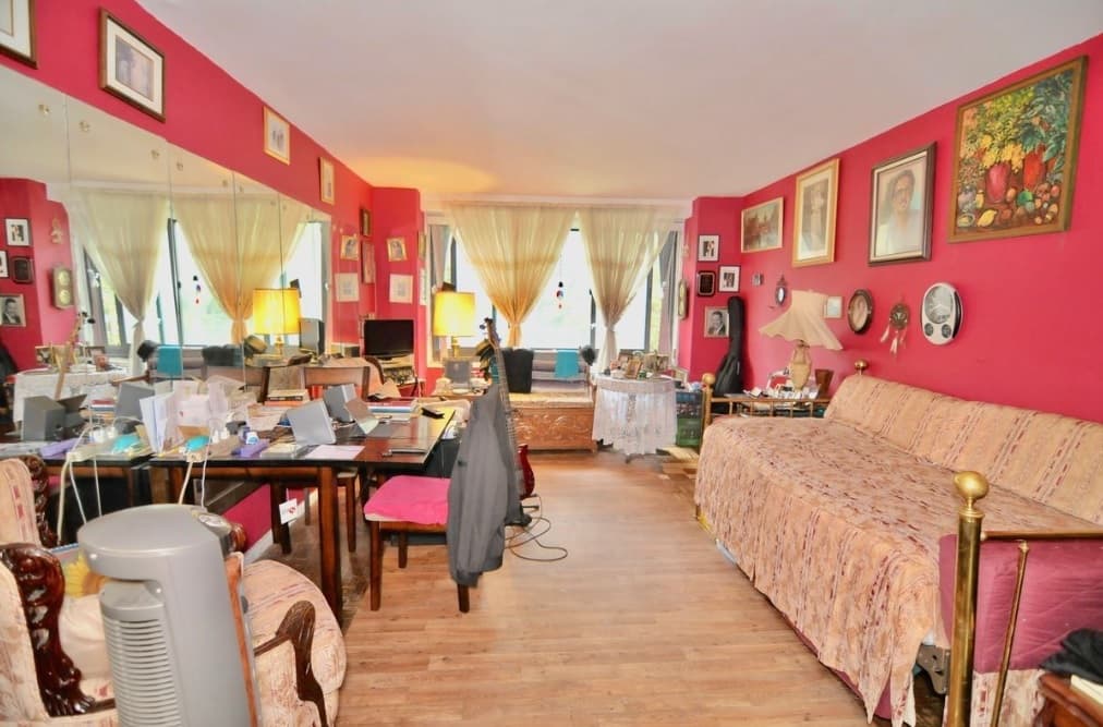 How to overhaul a Clinton Hill apartment in 'appalling' condition  with 'insane' colors