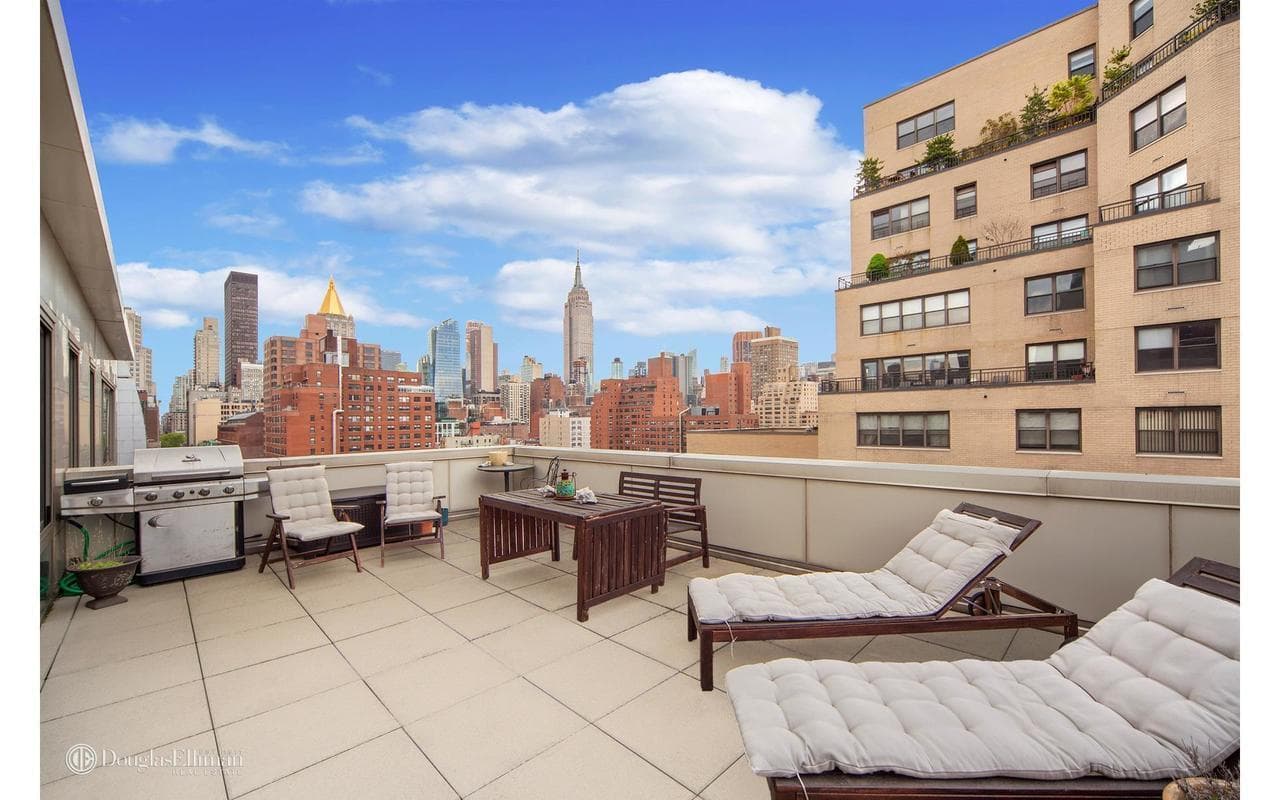 Manhattan penthouses having open houses this weekend, if you like living up high