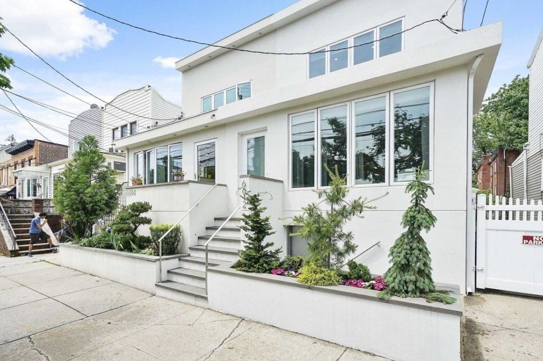 What to know if you want to live in Middle Village, Queens