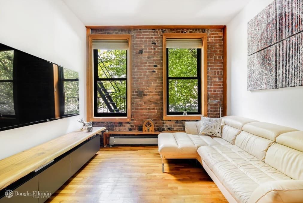 A Park Slope studio that squeezes in a small office, for $415,000