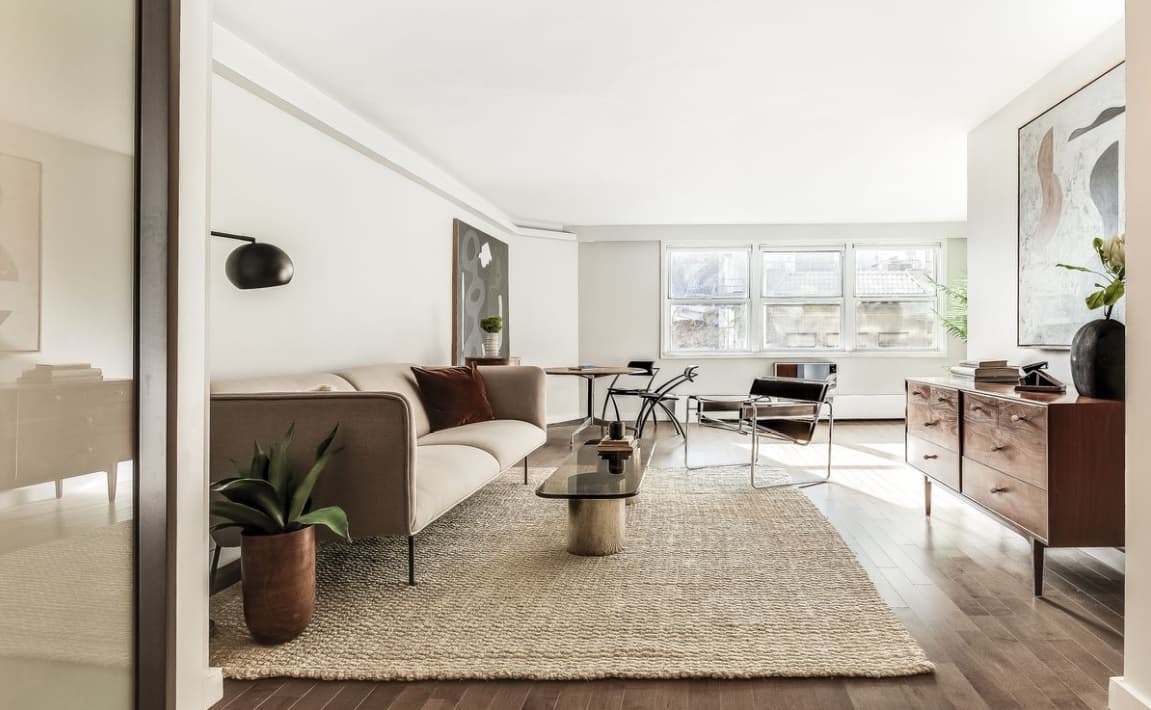 A chic Gramercy studio with a fancy hotel-style bath, for $625,000