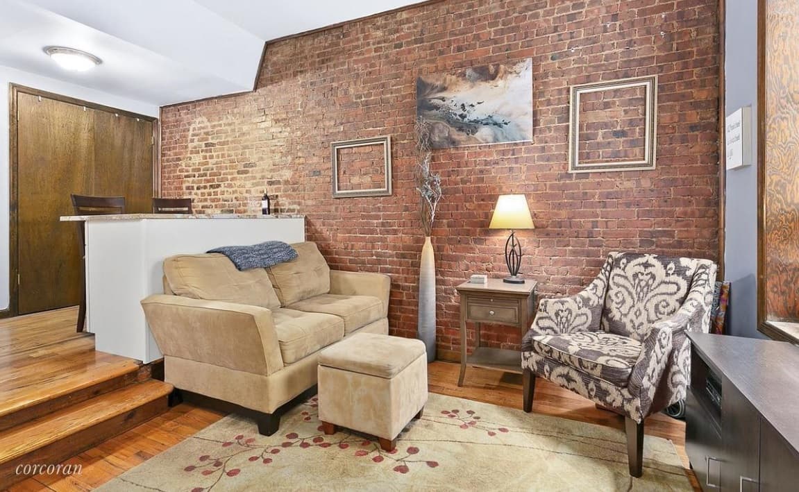 An Upper West Side studio with a windowed sleeping alcove, for $425,000