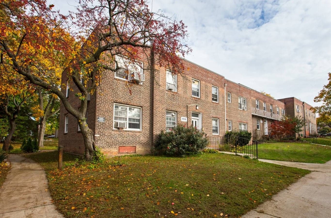 What you need to know about garden apartments in Queens (because they mean something else here)