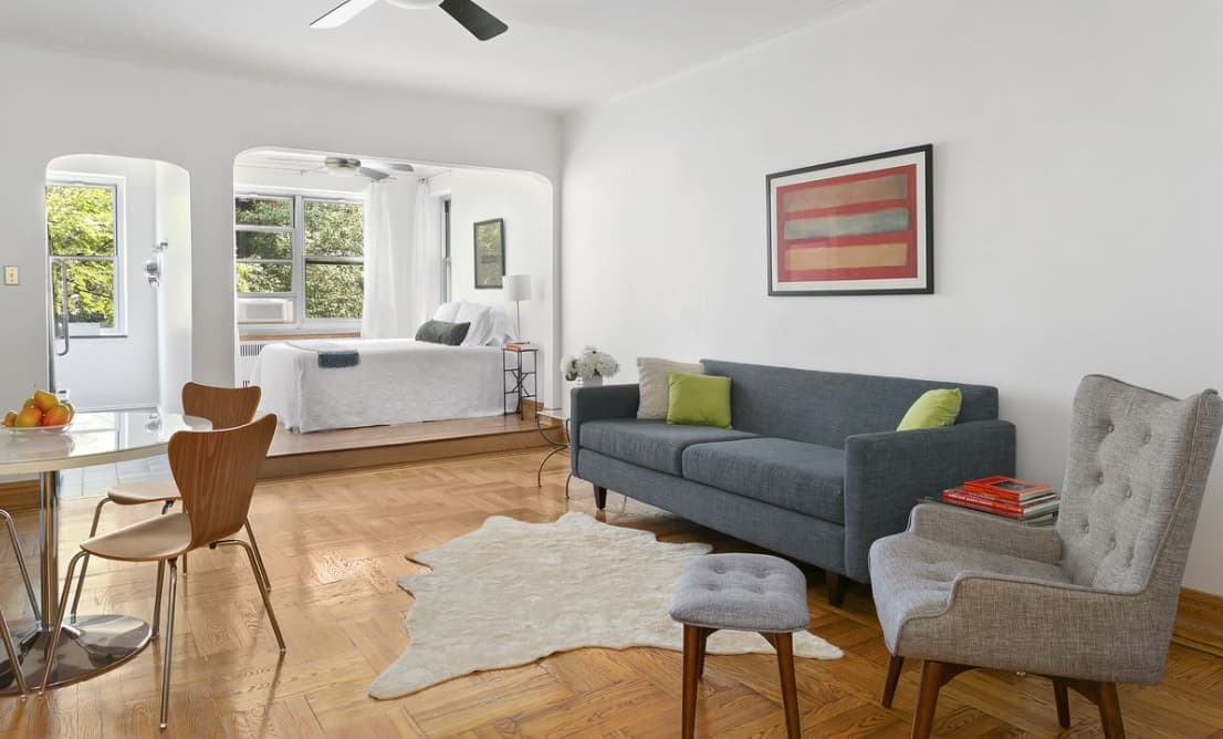 An UWS studio that you could probably make into a one bedroom, for $549,000