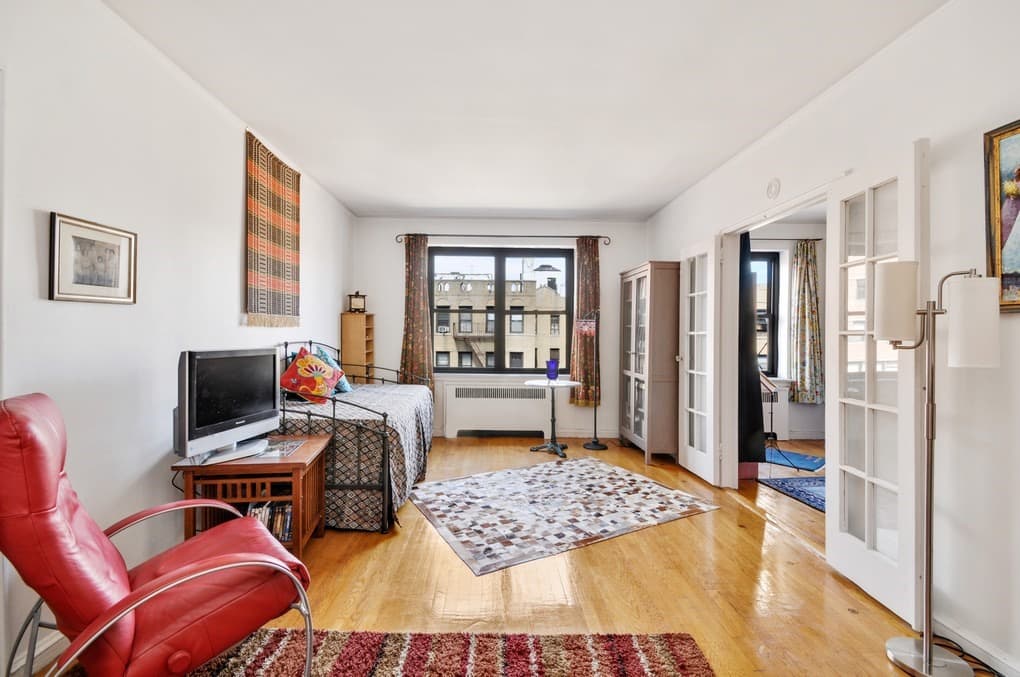 Inwood starter apartments hosting open houses this weekend