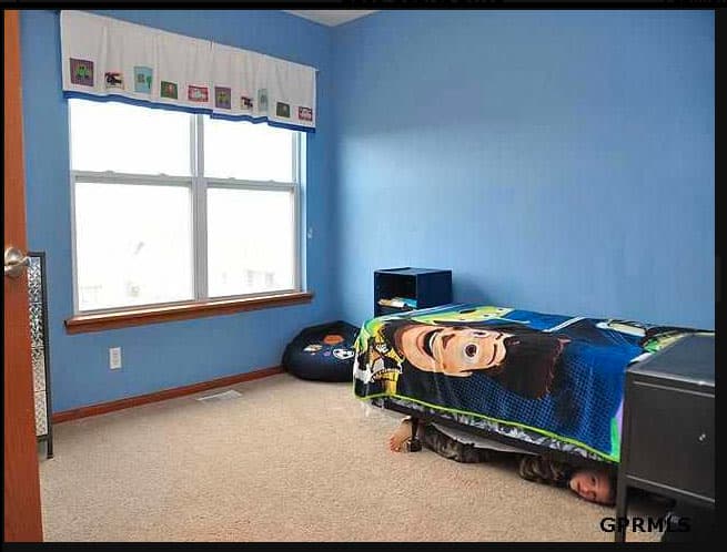 Bad listings photos have us wondering: What were these sellers thinking?
