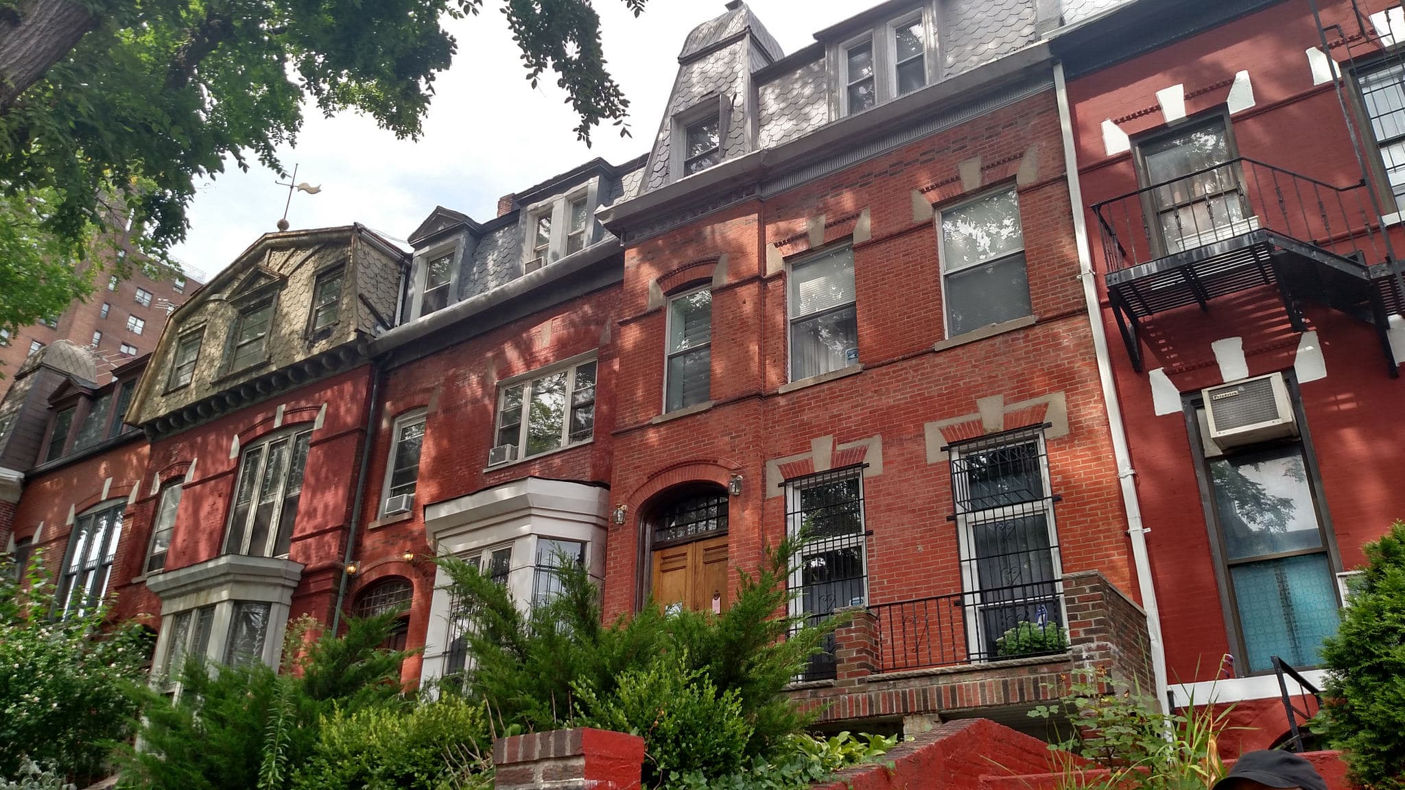 Own a townhouse? You still might get in trouble for renting it on Airbnb