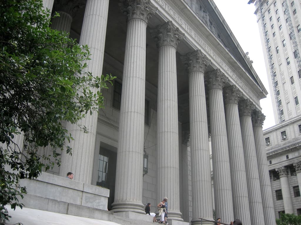 New bill would guarantee New Yorkers an attorney in eviction cases