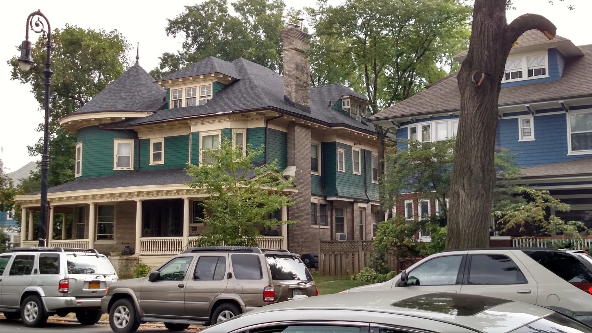 When it comes to price per square foot, Ditmas Park properties march in lockstep (but belie a world of difference)