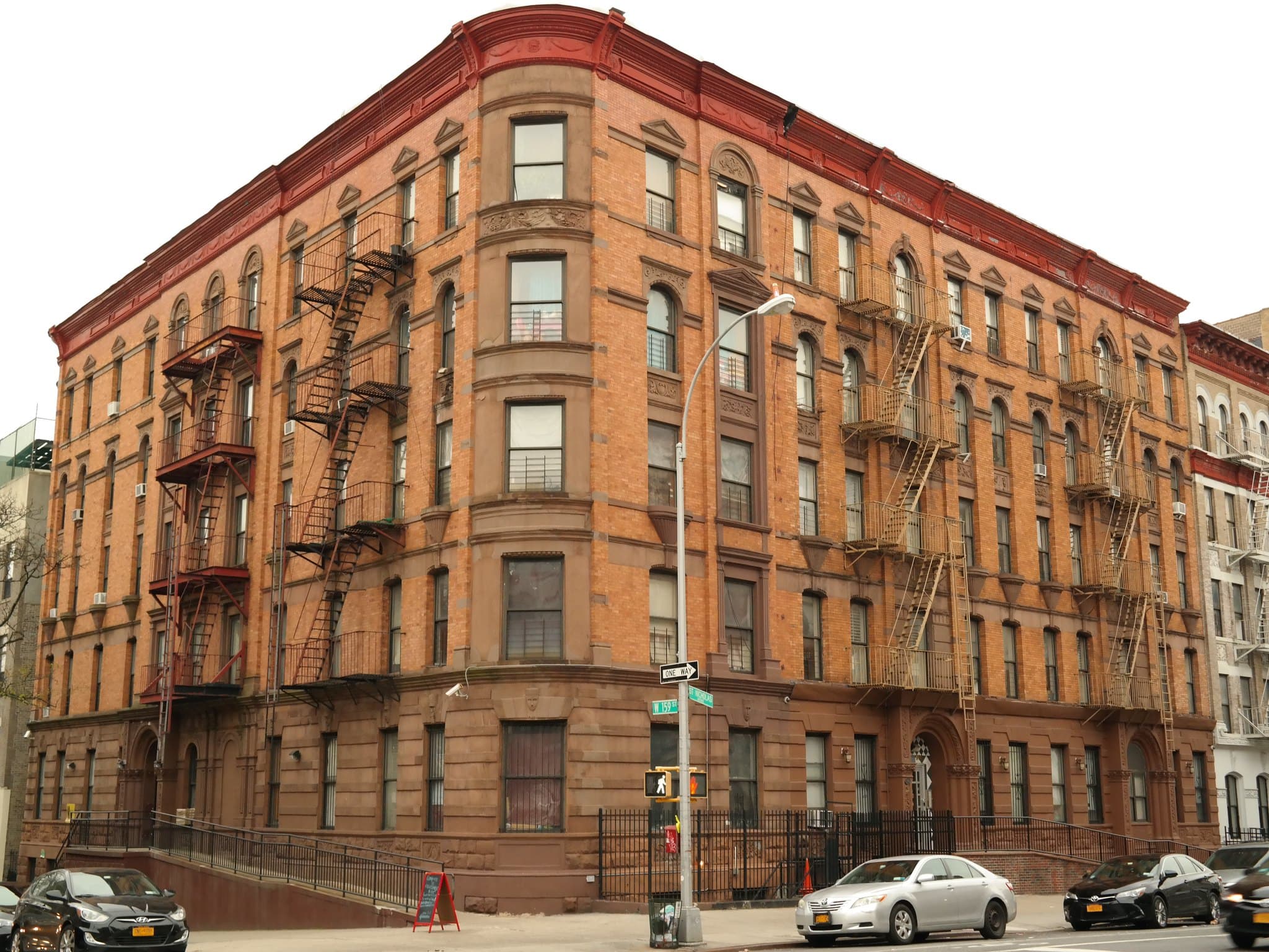 Manhattan has a quarter of the oldest large rental buildings in the U.S.