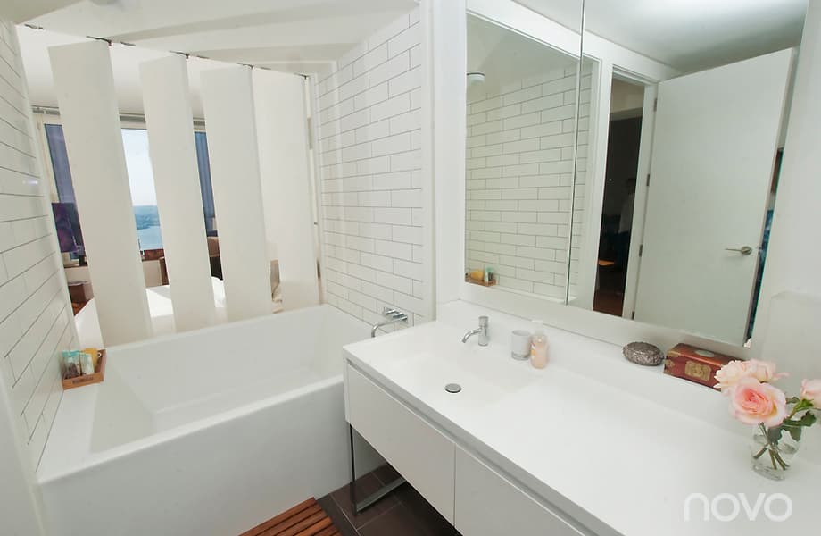 Real Estate Want: A bathtub with a view