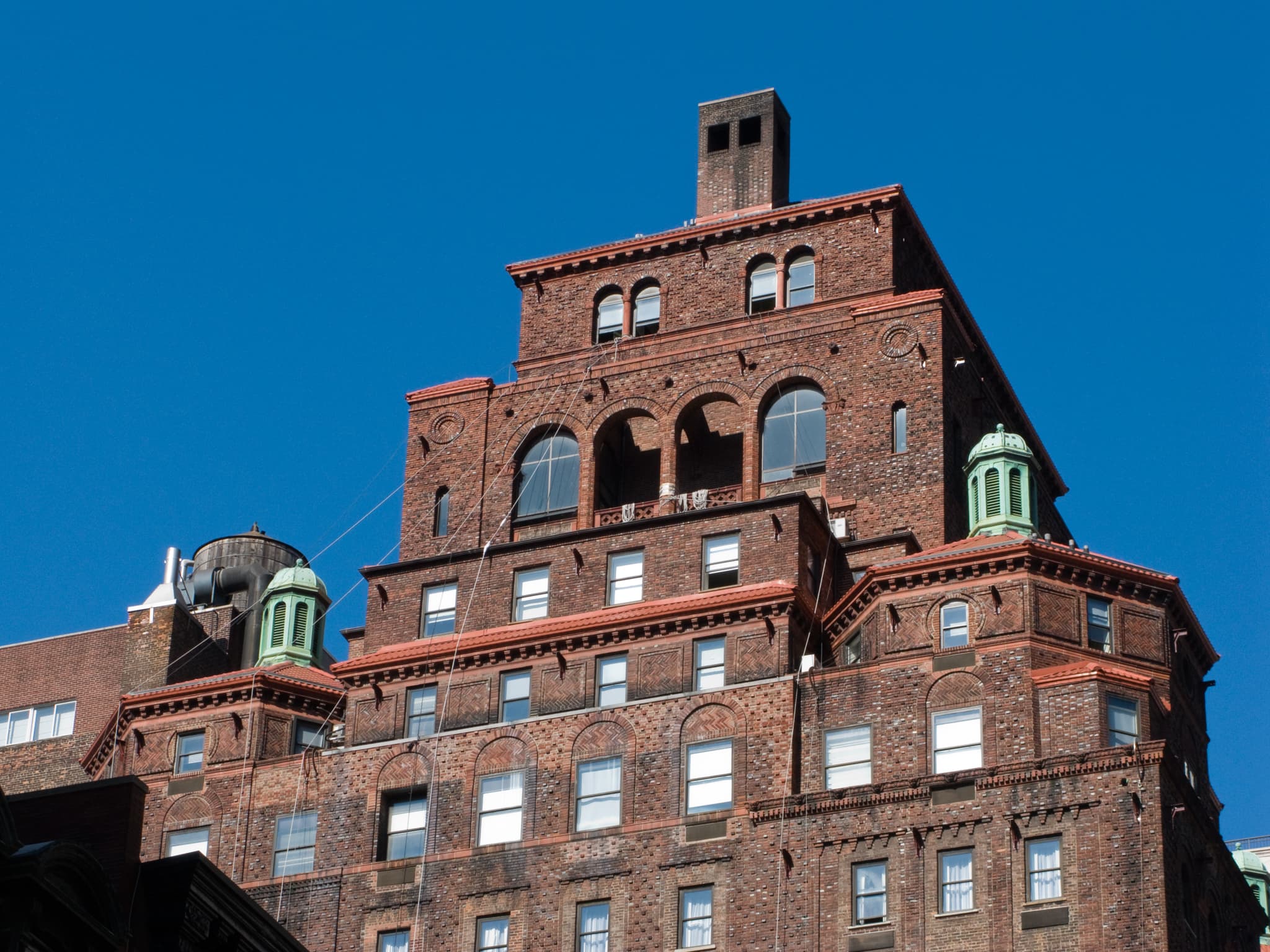 Digging into your apartment's past, artwork that won't hurt the walls, and more