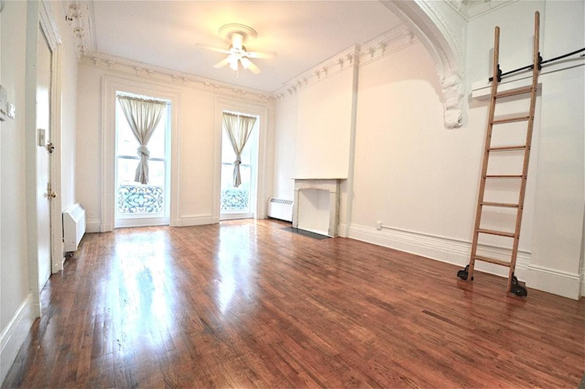 Would you rent this studio in Chelsea that lacks a dishwasher and laundry, for $2,650?