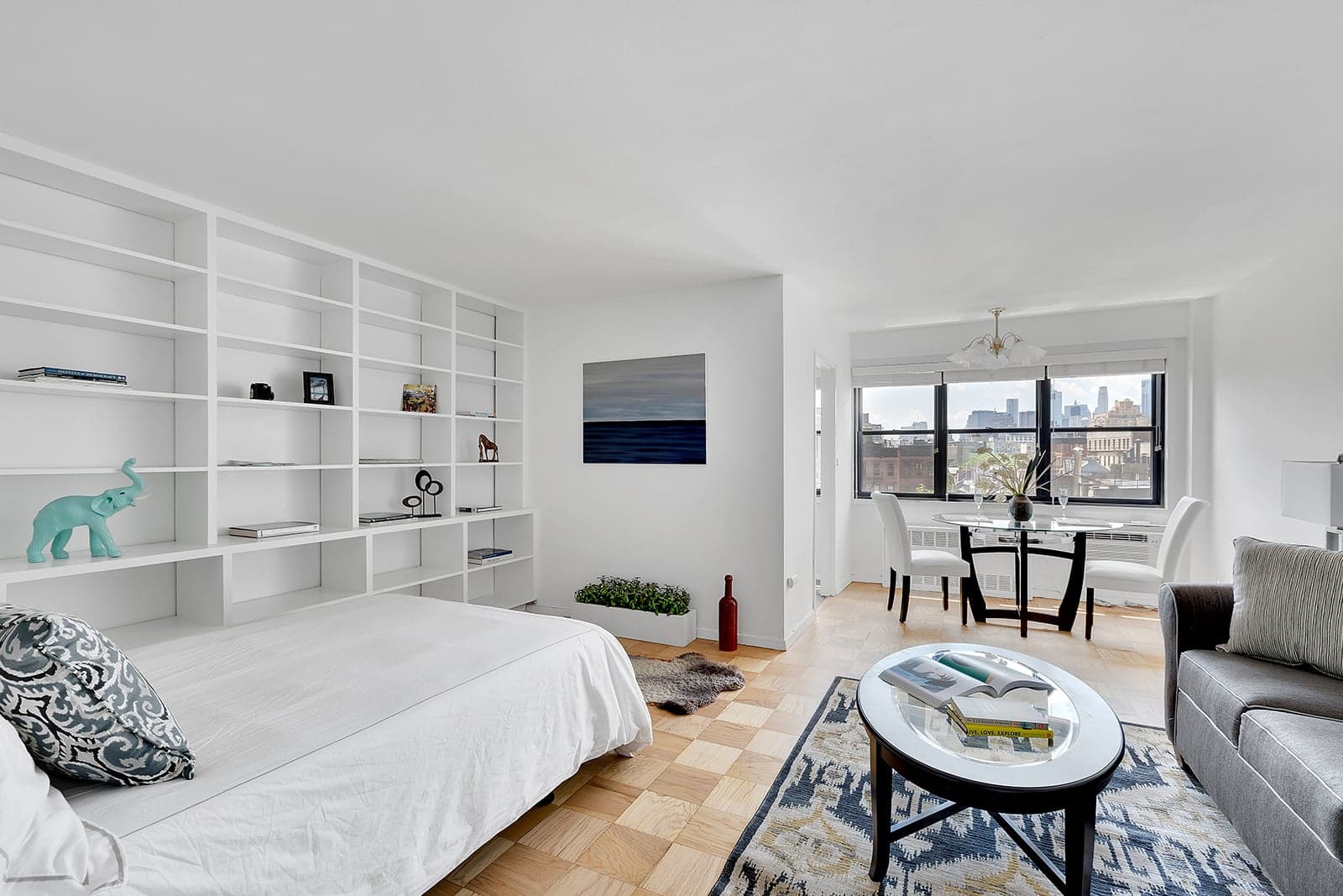 Six small studio apartments that give the impression of space to spare