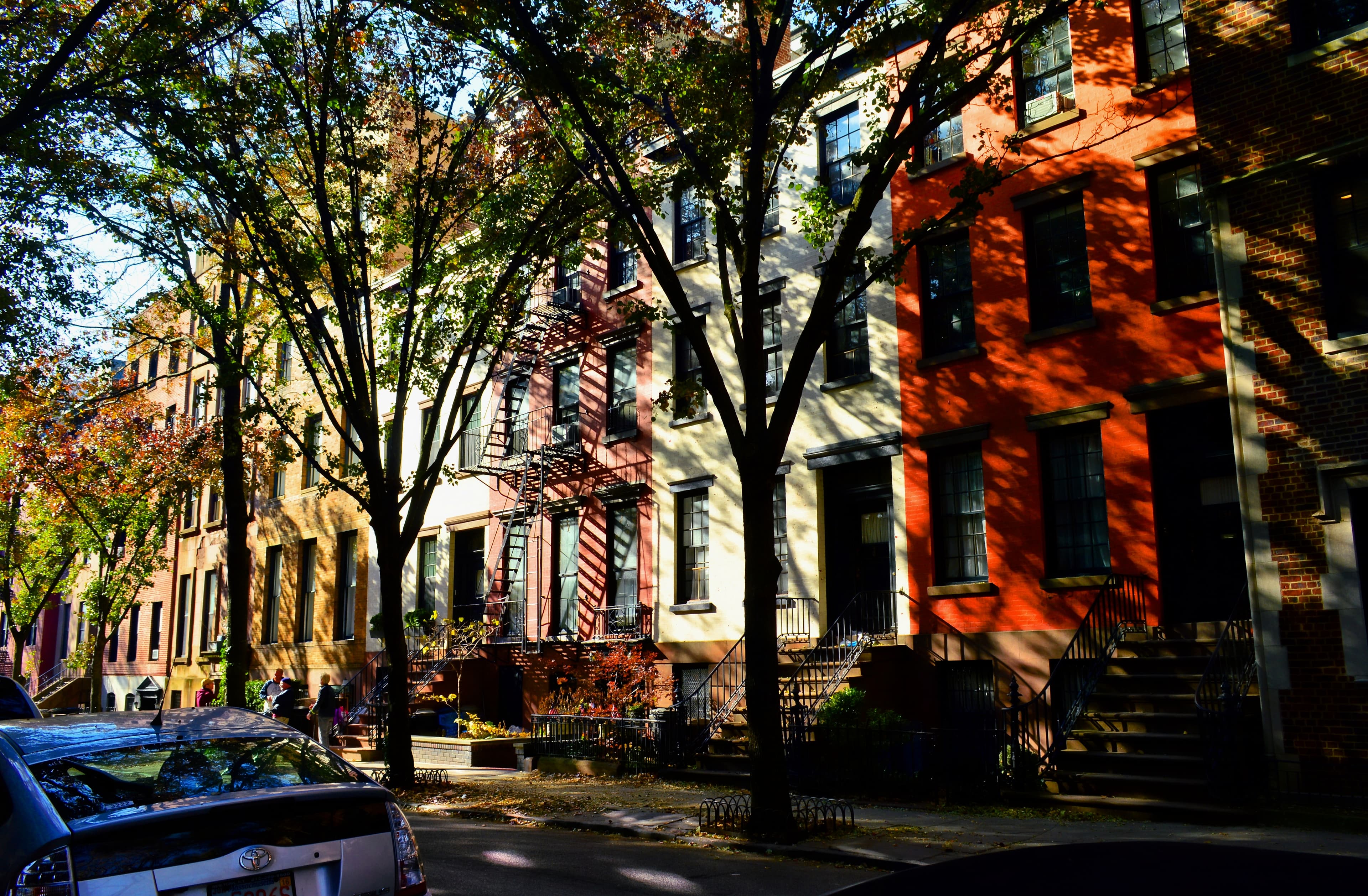 Avoid mortgage modification scams—and refinance legitimately—by following these tips