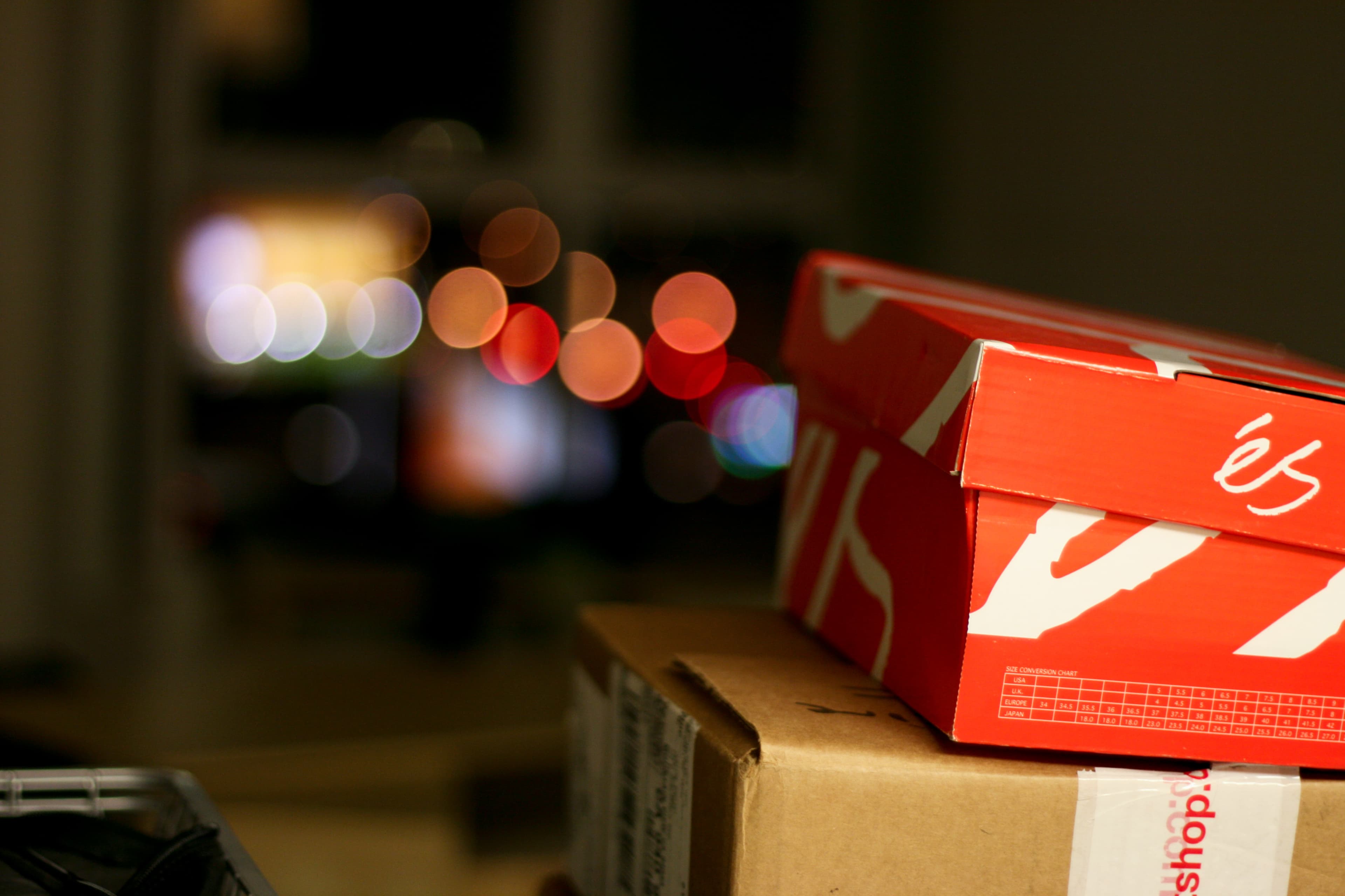 Pack for your move like a pro, cooling your apartment the old-fashioned way, and more