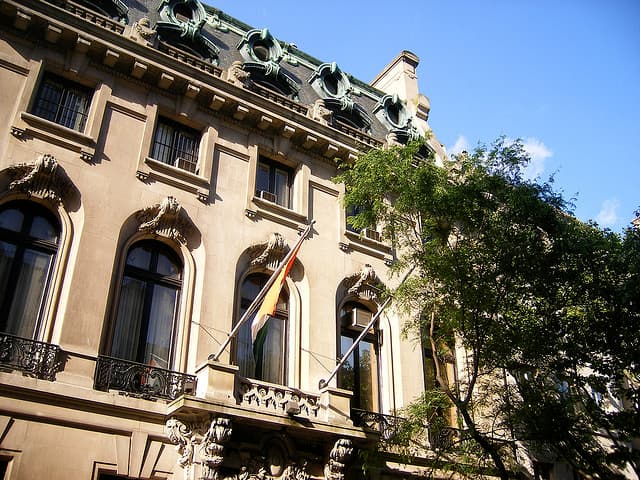 Discover how a New York broker finds a place to live