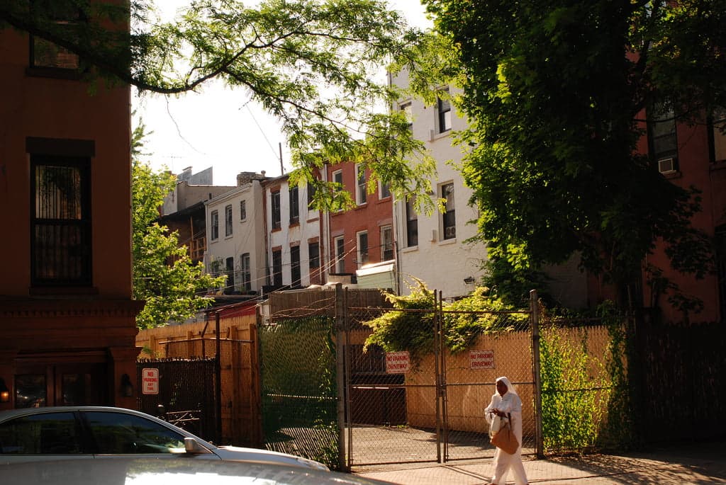 Landlords and tenants are on the same side (sort of), how much cash Airbnb hosts really make, and more