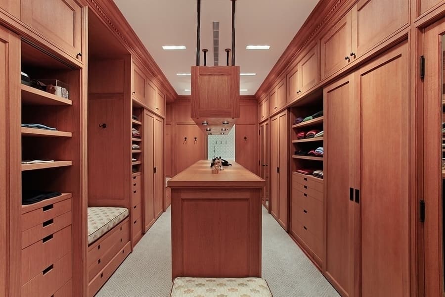 Real Estate Want: A dressing closet bigger than a studio apartment