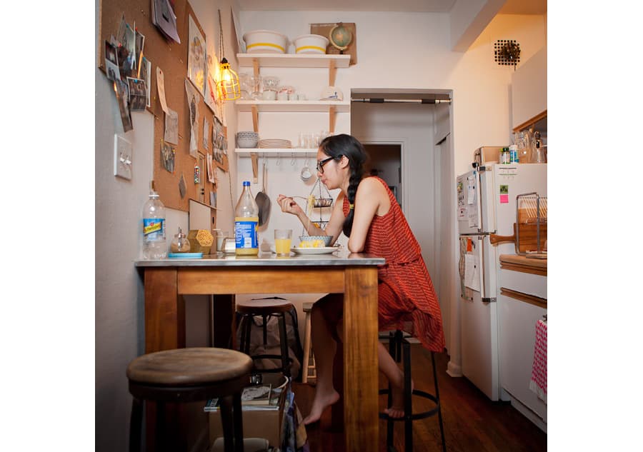 New Yorkers' dinner rituals are lonely but strangely beautiful