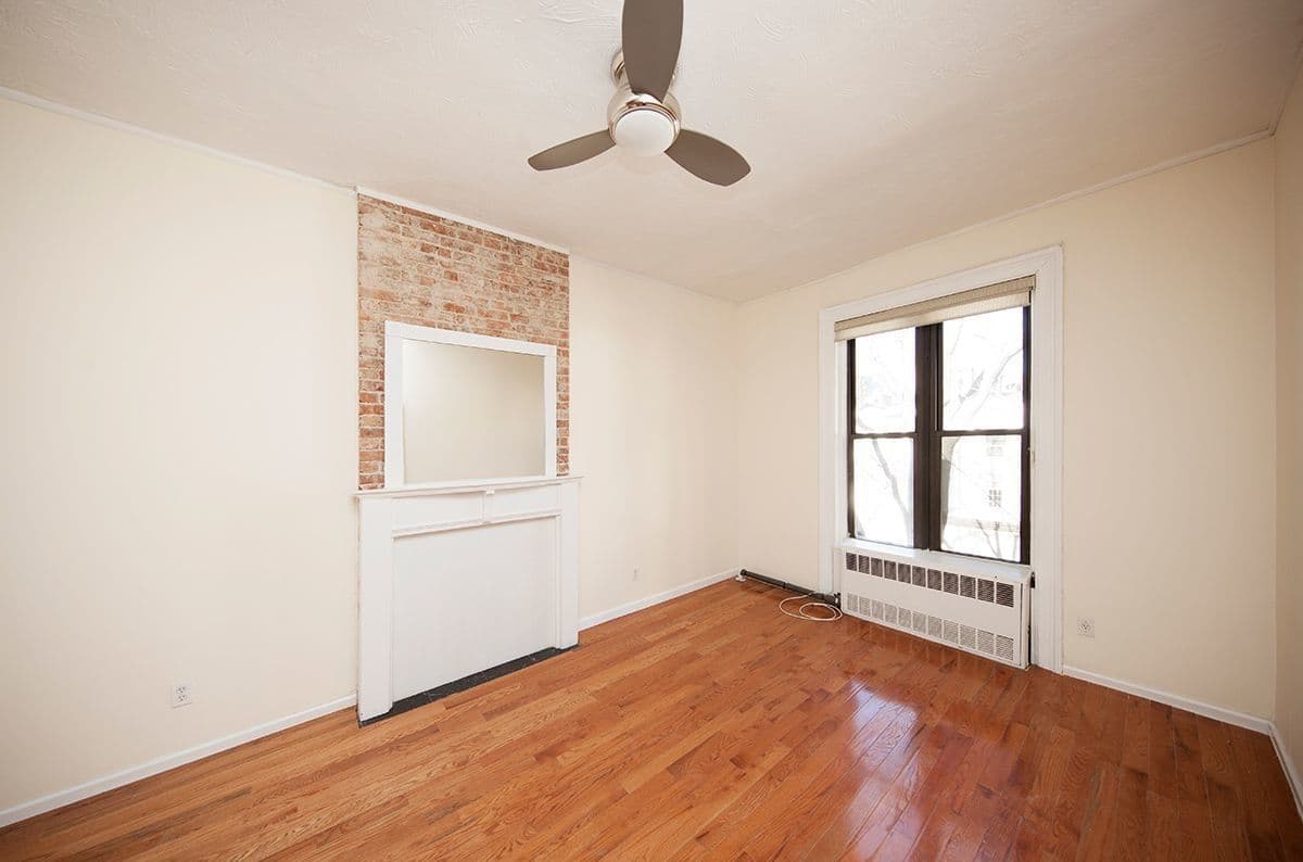 Here are 5 Manhattan one bedrooms with free months and no broker fee available for rent 