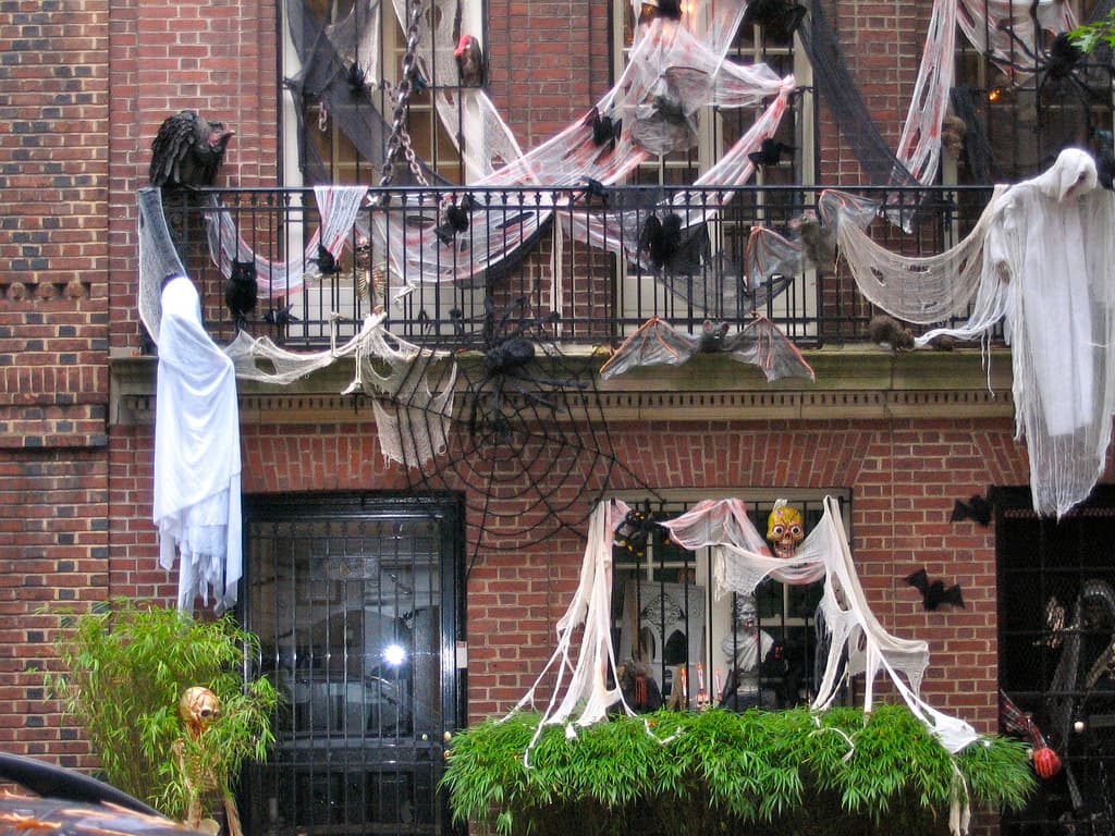 How to sell a haunted house, where New York's scariest movies were shot, and more