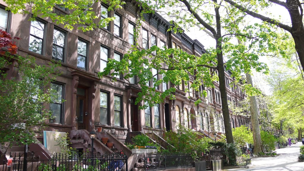 This loan program could help owners pay for the steep cost of maintaining a historic townhouse